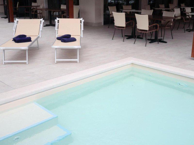 40B5EB99303ED4298186AD145BBDA639