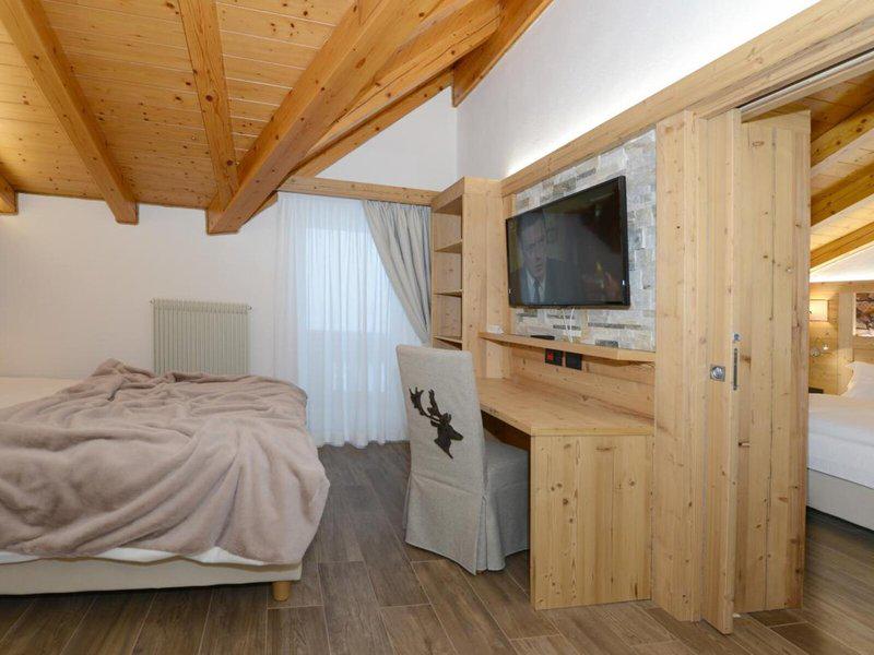 82B0C478D8F88EF0BC89AB604C4FAE07