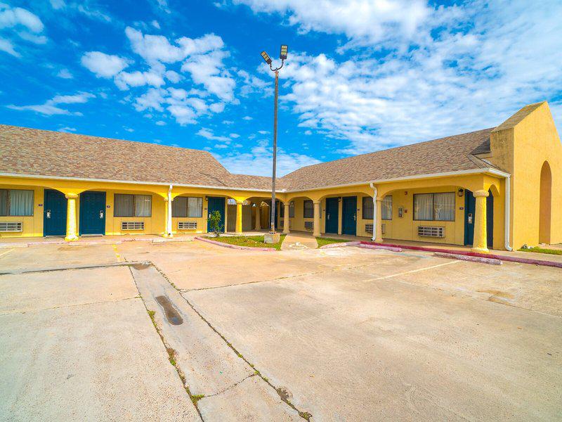 D4209E6CB0987F257B177C4F4CA1F548