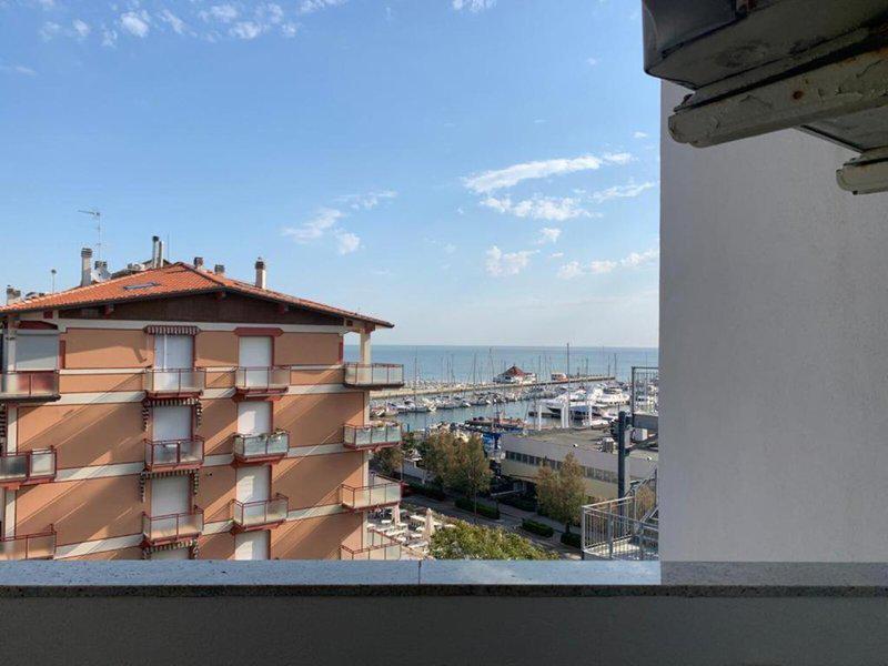 9BC23E6A43C631172B15A37D62532073