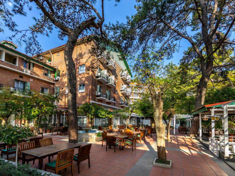 F28475EAD65F75013580CCF8CE422742