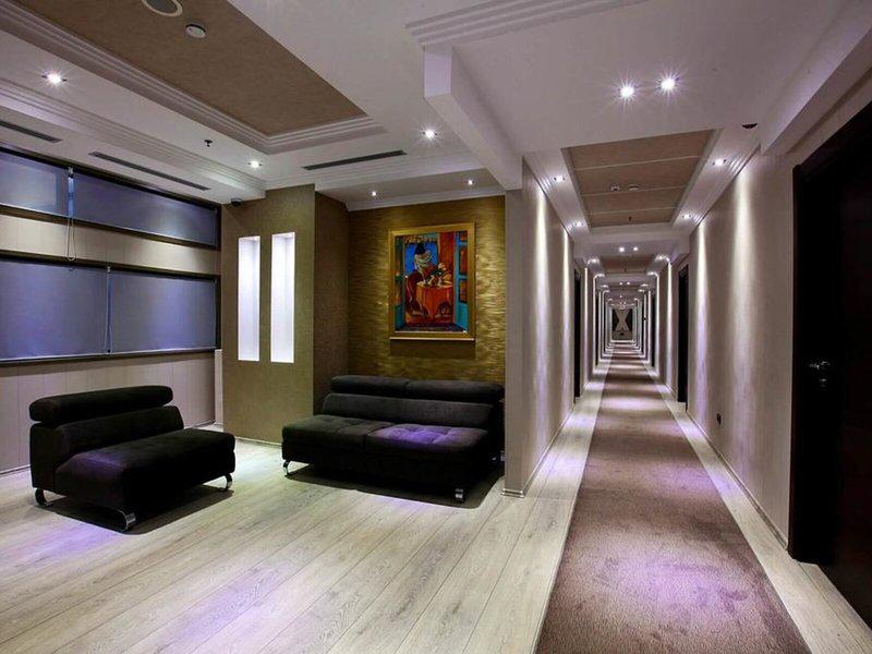 5A86E0AB9774499F7A846D88C95D539F