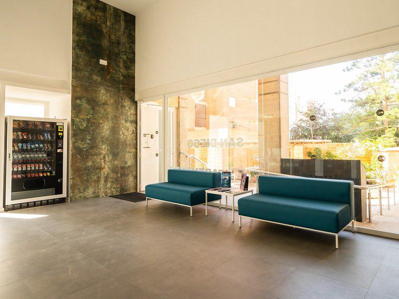 07995DEF99E1F5AB26611E3A0B0734DE