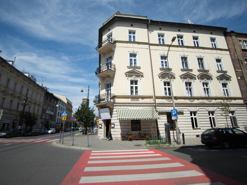 66D65679C48F6B9C36731D23F48378C5