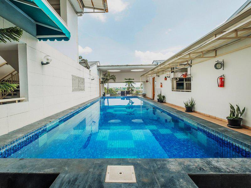 AAA391C028698BA9D947E9C1F7B1542E