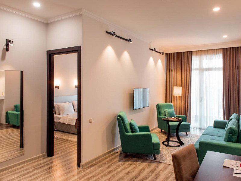 C18F5BF33FEF670EB25EADD7D4EBF49F