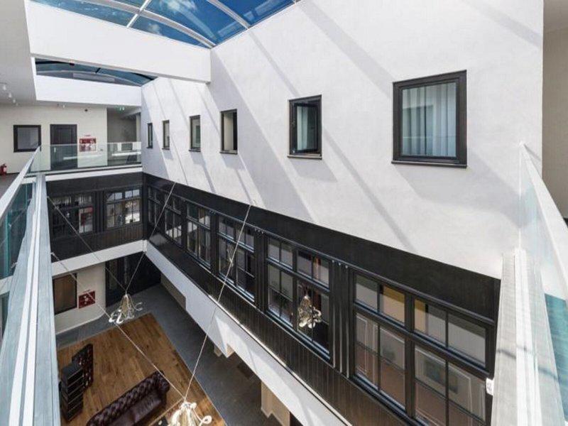 EDED156FB7C354AA4C9E677C2F19EBCD