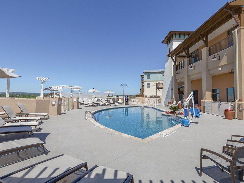 6862C4500D1C230FE6B7FF5FC32999EA