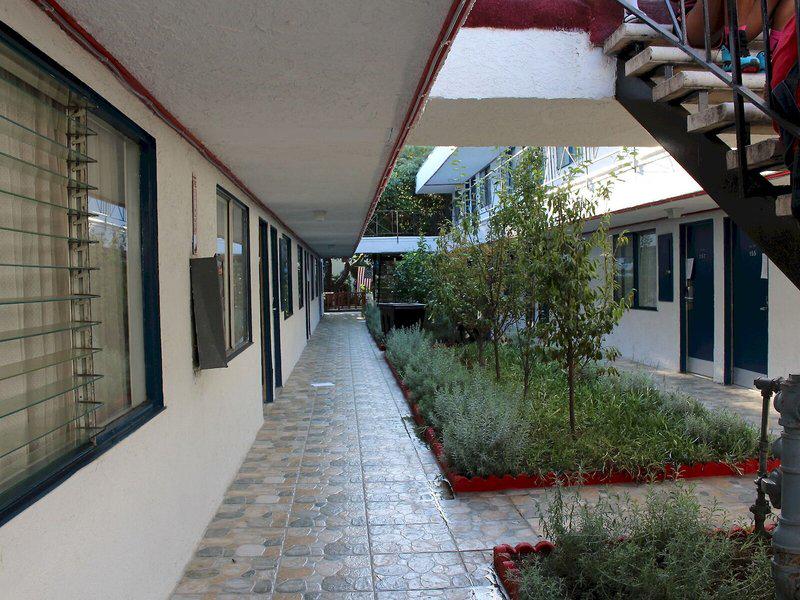 14FAAB1DEDC1BE1C11BC70B72F4C6363