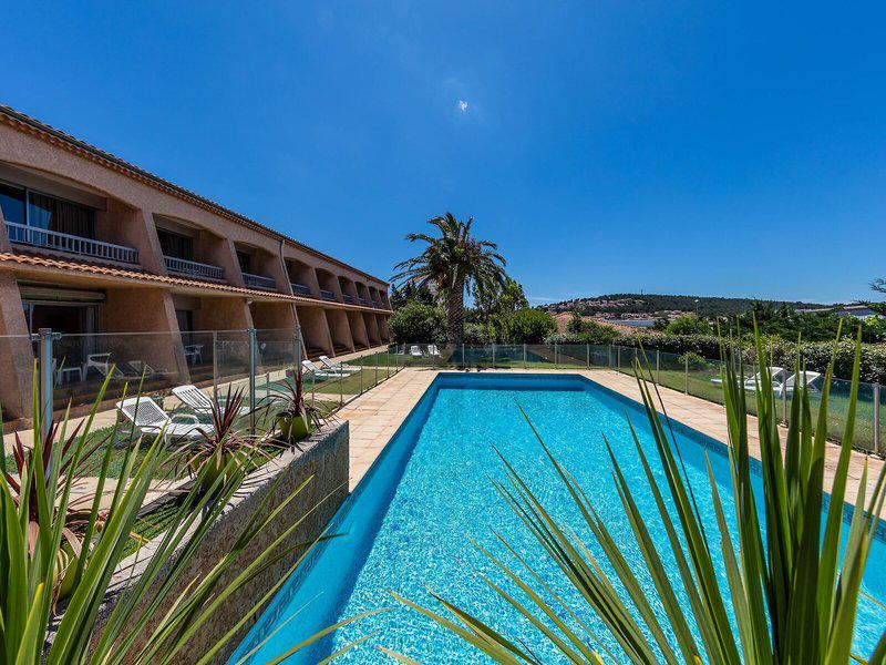 6D5E3BFE524B2587019C0A9F26DC0D0F