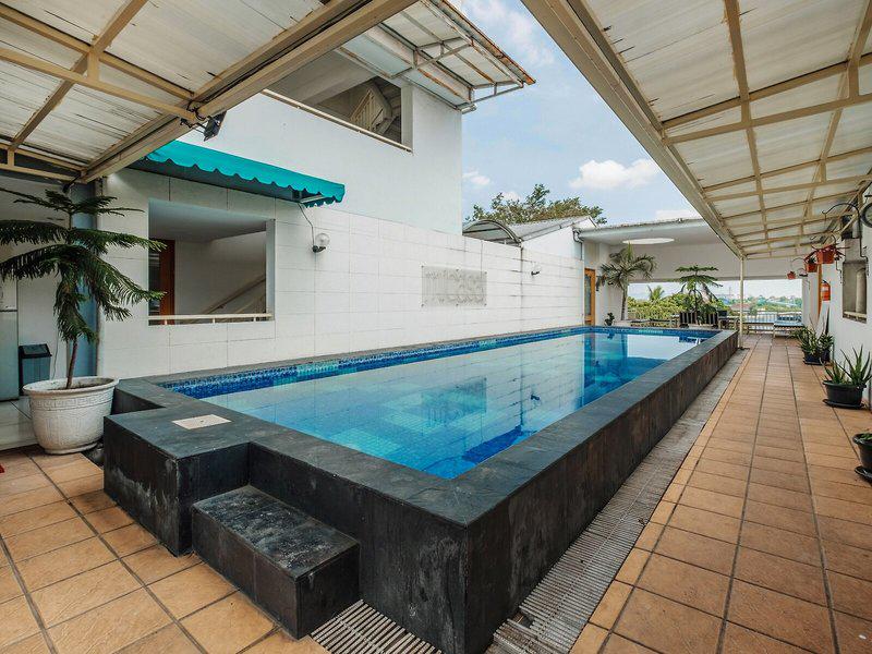 99B643EE542309E1AAD0D813F290A68C