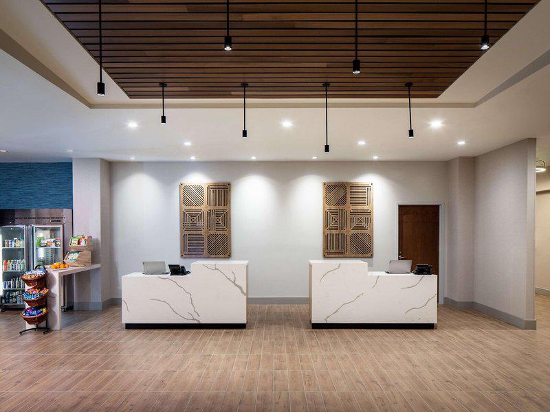 E93BA7304036B5582F15D6A0DB84B6A3