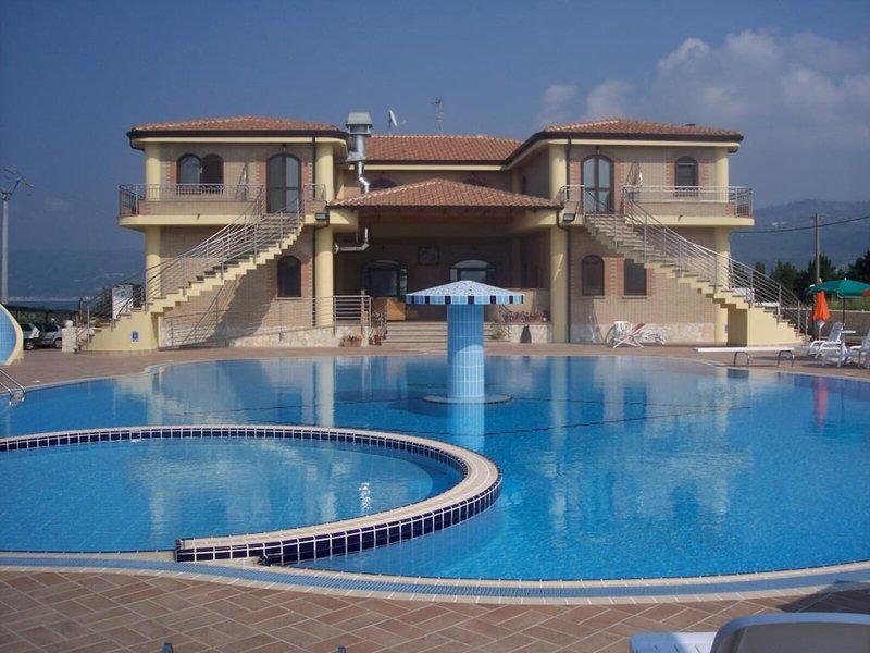 477A372EBA4FEAB7B9AF1083711BB71E