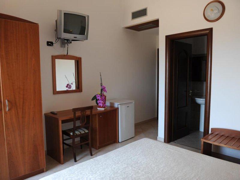 A81D7FC2B9608E8579D5B2899A8F8E35