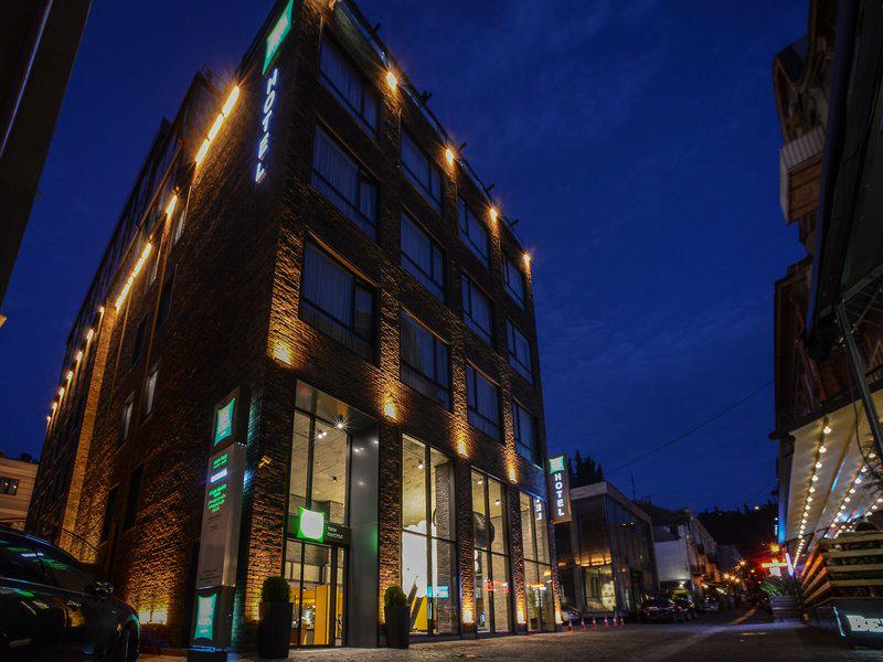 CAA0AA6B3725942A72B175ABD75B271E