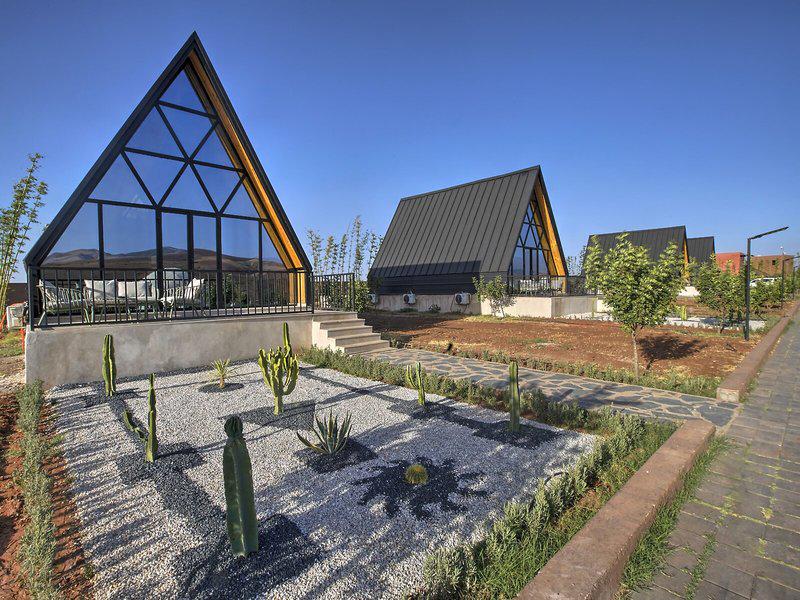 386EE0A7F224780F8BCD8BE75B8BC4BB