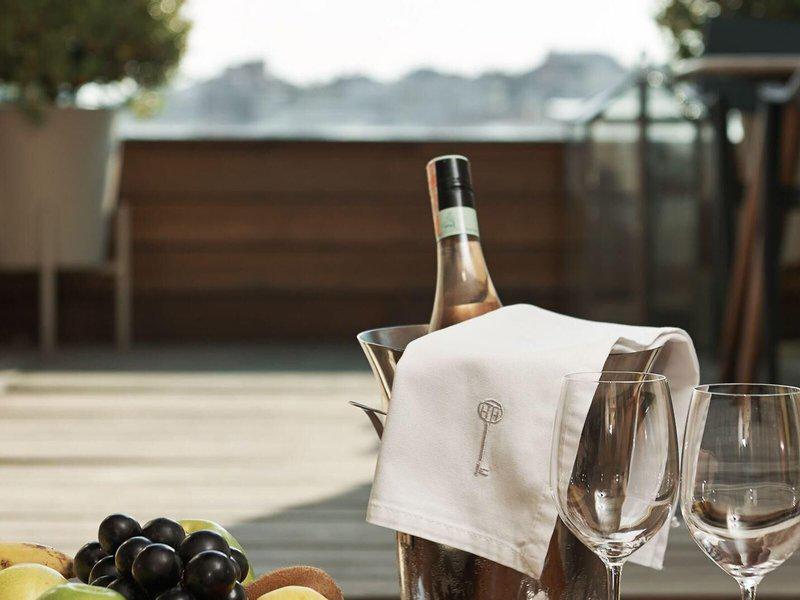 B0C46BE7B03BE14081E5268488D28821