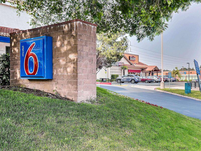 97FAAC41F2846F77CB1FE23C04391F59