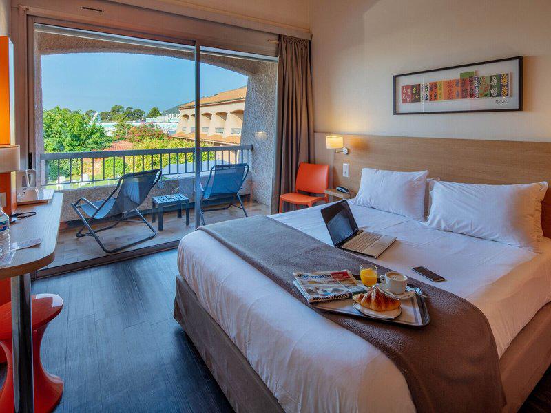 28E37858A190AD505C26DE584299D036