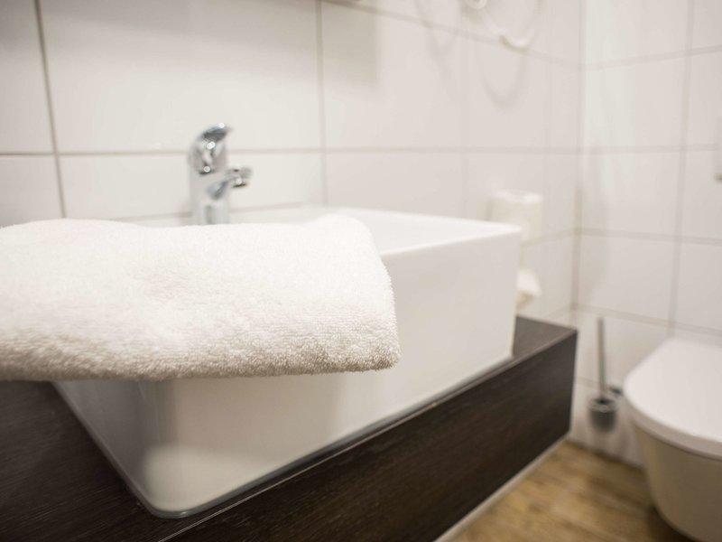 A69946CDCC3B790B7EEB18C300878F8A