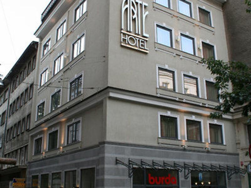 C6F3403C794818D8FC888E894189F276