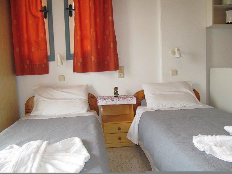 A044136B5DEADF384674DCAD57BC7E58