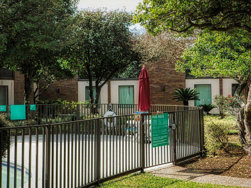 C63C1044698F25FAB13E898240D548DB