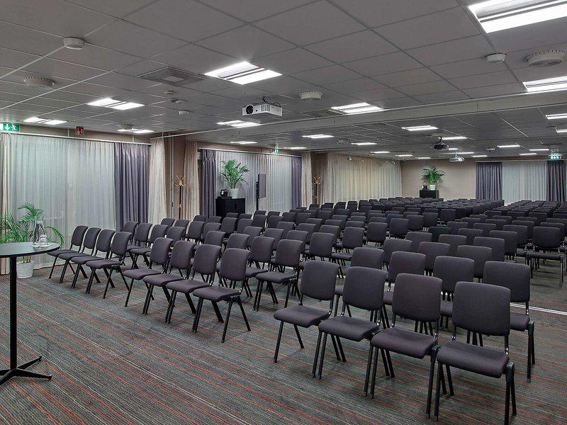 944BC13A6111A8923A19D2FA4A7A2A5C