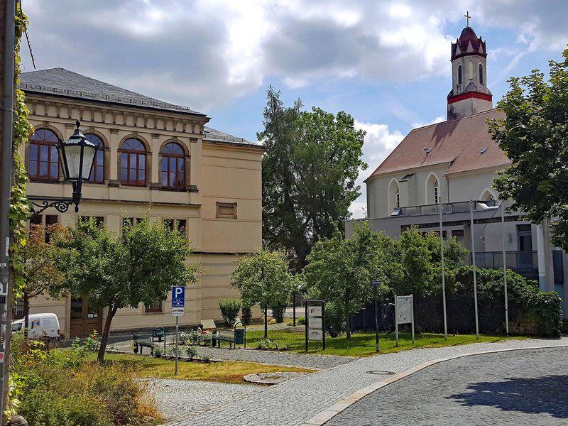 8D179856688C78315F5E6F7C44B07FBC