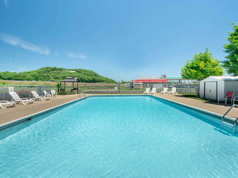 FAD93CA31C696E3510C426380F40013A