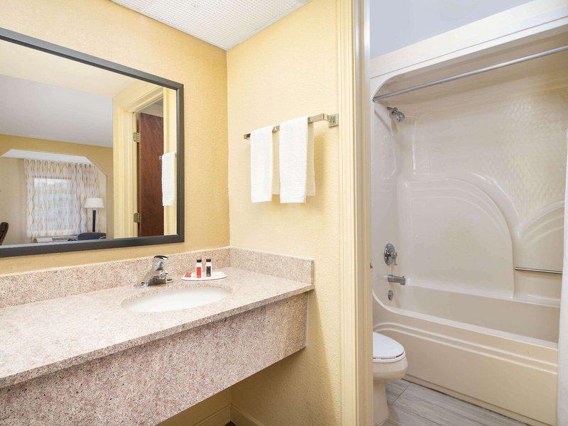 C924C2D985AA68C38B4D496EF3CB95A0