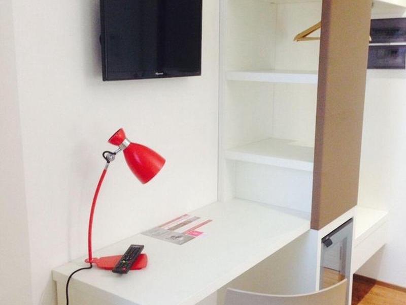 2A56B3EA606C5C7B31A9E3DE95E8CDA1