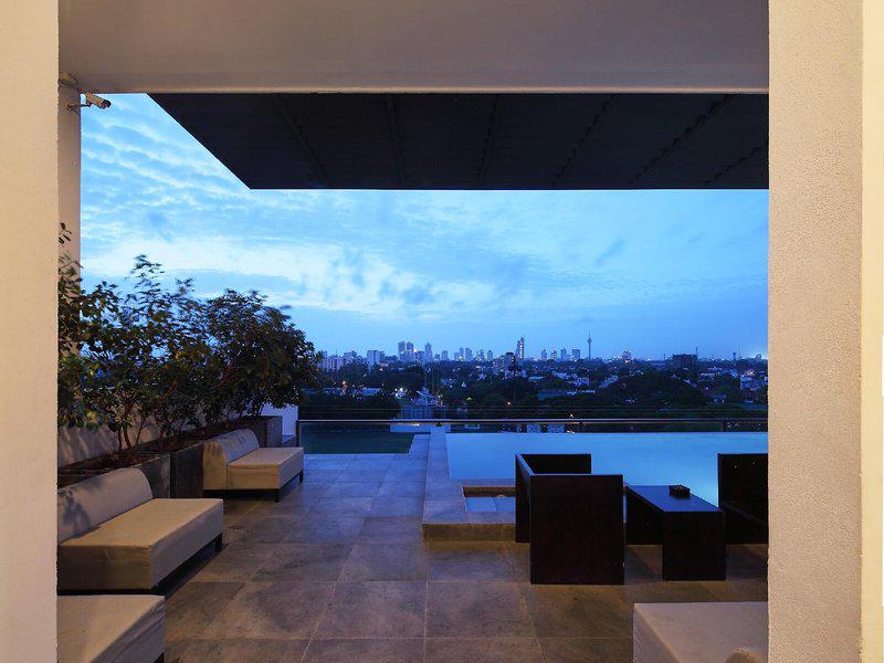 F0E13C439AADFF802633795B0F6BB709