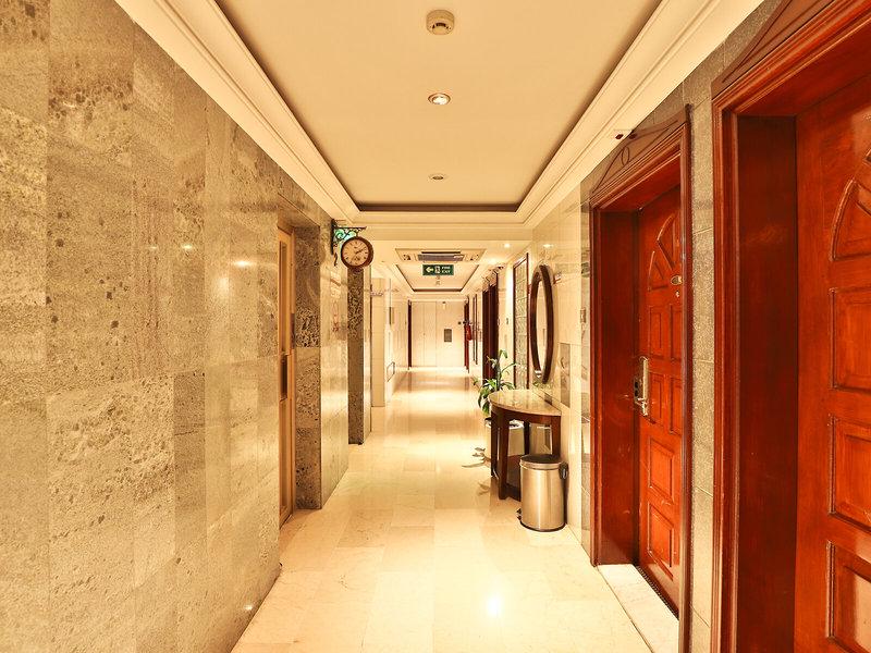 3511C4069B1B951B847A68A75F4AA45A