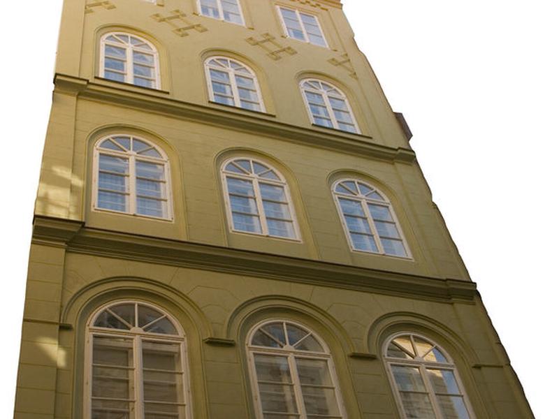 A6732D8B850958D9B90CA65B0B0EDBF8