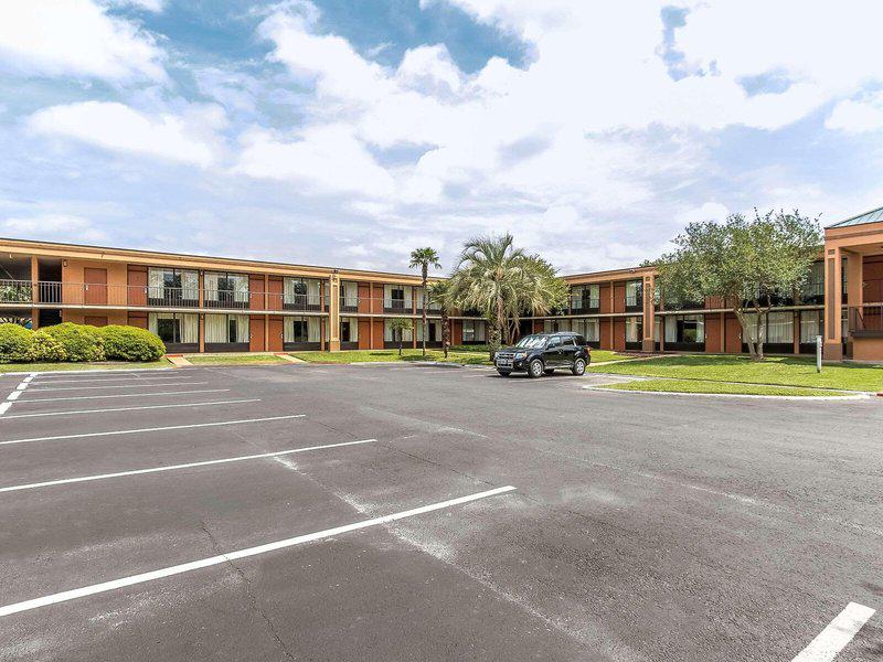 D6503AB91E3439E8C9017B7D2C23DDC3