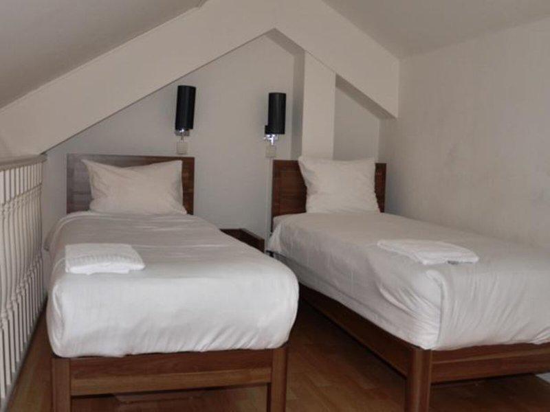 18910A95F4B84B40F57878D39AEA52A6