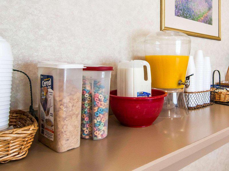 EF1FD43B2BF2B055BAEA59396F59E577