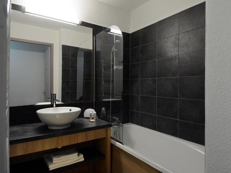 7A75371E46268535A5AC400364C56B9D