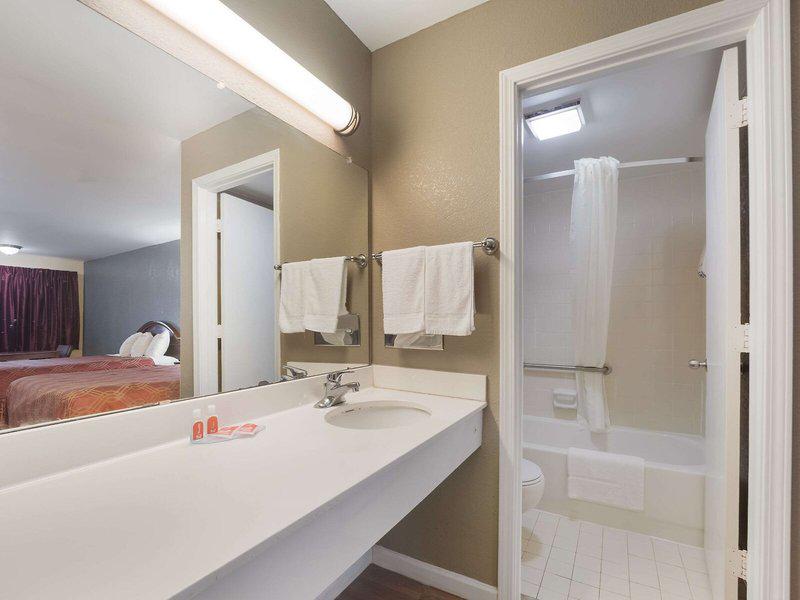 05EF675CB087A48E7707001DE939DF70