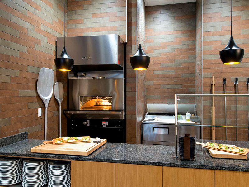 718E65B33FD284BC47423C0DE7A7CAFE