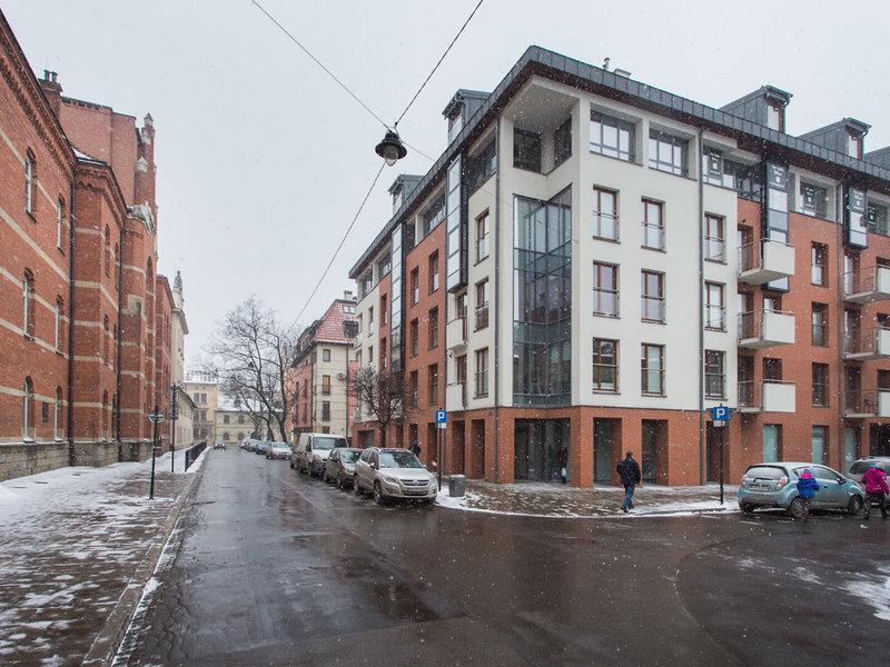 6C5B80F6BC99814E8368365F104E0FD3