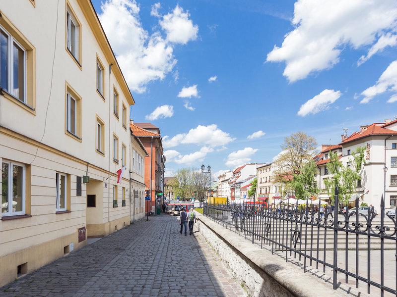 B56EF023BE157506C917D25D955B0923