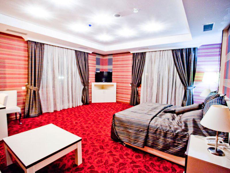 DDB4DD0C0C4C518A29A96F3E1A5F4E26