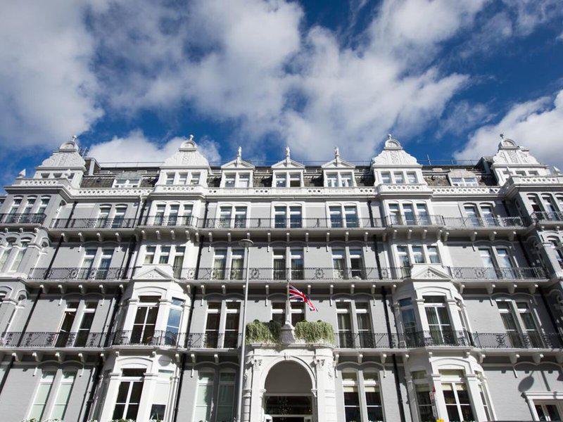 2F1D9B435F6AAA666B1F905C74AD2BBC