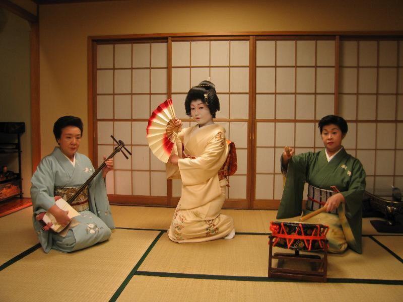 B6896FC3517BE95A81AFF63D3523A964