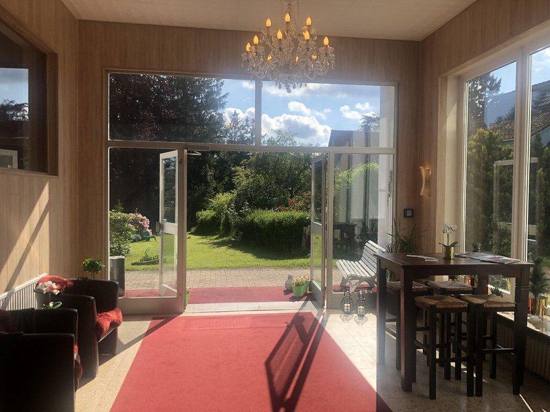 85721EC29E27619684F9A75279E4F647