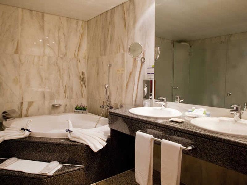 8F9410F3647CE63D62EE1572D2C9C4C8