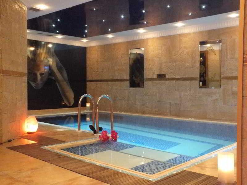 7F7988BC45B54C2310094F2B2796621E