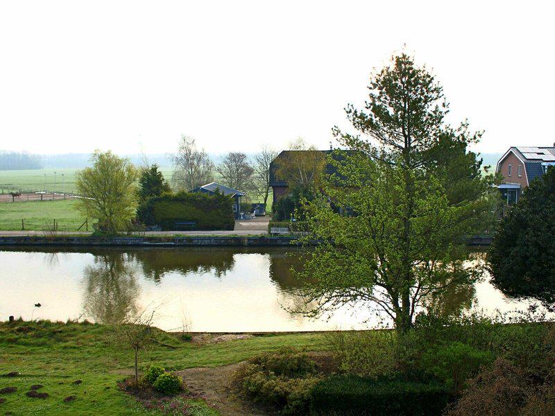 E26CD22F35BA1E4584DE1D96C50171D6